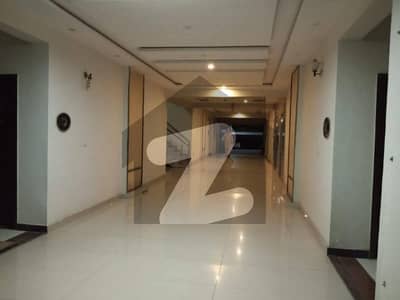 10 Marla 3 Bedrooms Flat For Sale