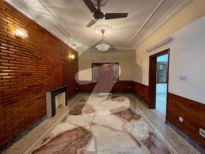 I-8 Five Bedrooms Full House Available For Rent On Beautiful Location I-8 Five Bedrooms Full House Available For Rent On Beautiful Location