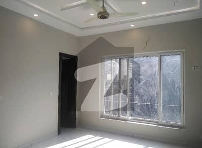 بحریہ ٹاؤن فیز 8 ۔ سفاری ویلی بحریہ ٹاؤن فیز 8,بحریہ ٹاؤن راولپنڈی,راولپنڈی میں 5 کمروں کا 7 مرلہ مکان 82.0 ہزار میں کرایہ پر دستیاب ہے۔ بحریہ ٹاؤن فیز 8 ۔ سفاری ویلی بحریہ ٹاؤن فیز 8,بحریہ ٹاؤن راولپنڈی,راولپنڈی میں 5 کمروں کا 7 مرلہ مکان 82.0 ہزار میں کرایہ پر دستیاب ہے۔