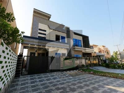 سینٹرل پارک ۔ بلاک اے سینٹرل پارک ہاؤسنگ سکیم,لاہور میں 5 کمروں کا 7 مرلہ مکان 2.75 کروڑ میں برائے فروخت۔