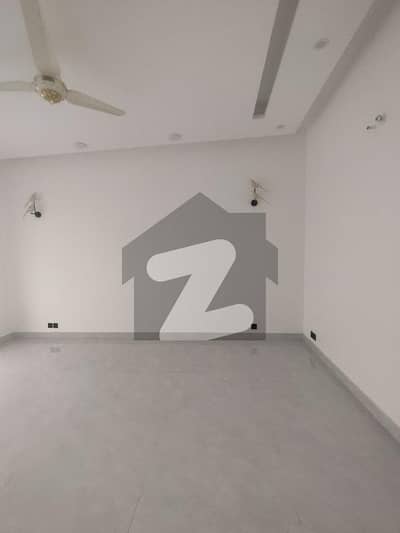 6 Marla Beautiful Flat Available For Rent Near All Facilities