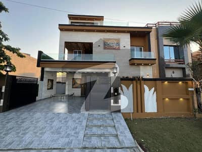 At 130 feet road 10 Marla Modern Designed House For Sale In G Block Central Park Lahore