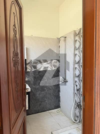 فارمانئیٹس ہاؤسنگ سکیم لاہور میں 2 کمروں کا 4 مرلہ فلیٹ 45.0 ہزار میں کرایہ پر دستیاب ہے۔