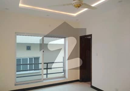 بحریہ ٹاؤن فیز 8 ۔ سفاری ویلی بحریہ ٹاؤن فیز 8,بحریہ ٹاؤن راولپنڈی,راولپنڈی میں 5 کمروں کا 7 مرلہ مکان 72.0 ہزار میں کرایہ پر دستیاب ہے۔ بحریہ ٹاؤن فیز 8 ۔ سفاری ویلی بحریہ ٹاؤن فیز 8,بحریہ ٹاؤن راولپنڈی,راولپنڈی میں 5 کمروں کا 7 مرلہ مکان 72.0 ہزار میں کرایہ پر دستیاب ہے۔