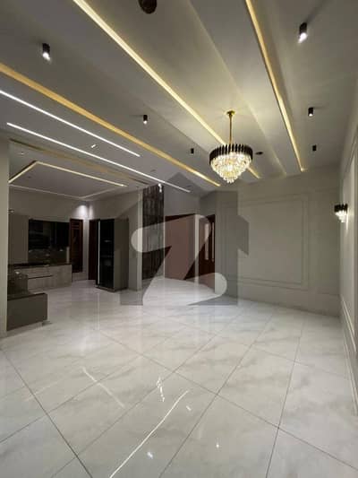 ڈی ایچ اے فیز 6 ڈی ایچ اے ڈیفینس,کراچی میں 5 کمروں کا 12 مرلہ مکان 13.5 کروڑ میں برائے فروخت۔