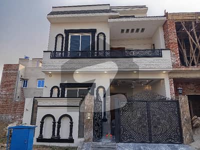 اجوا سٹی - بلاک اے 1 اجوا سٹی,سیالکوٹ بائی پاس,گوجرانوالہ میں 4 کمروں کا 5 مرلہ مکان 1.7 کروڑ میں برائے فروخت۔