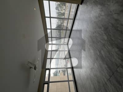 ڈیفینس رایا ڈی ایچ اے ڈیفینس,لاہور میں 2 کمروں کا 7 مرلہ فلیٹ 1.6 لاکھ میں کرایہ پر دستیاب ہے۔