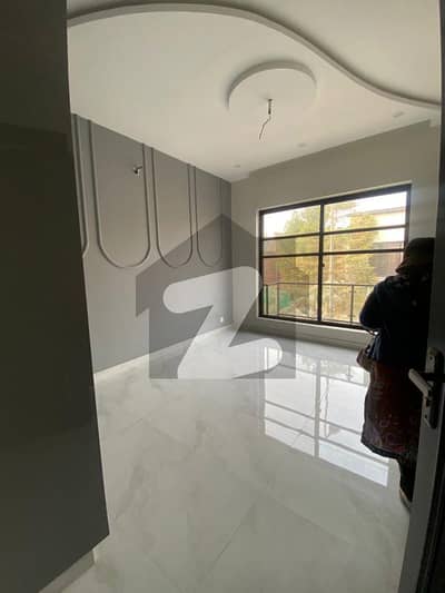 پیراگون سٹی لاہور میں 3 کمروں کا 5 مرلہ مکان 2.15 کروڑ میں برائے فروخت۔