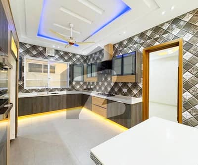 بحریہ ٹاؤن فیز 8 بحریہ ٹاؤن راولپنڈی,راولپنڈی میں 3 کمروں کا 10 مرلہ بالائی پورشن 60.0 ہزار میں کرایہ پر دستیاب ہے۔