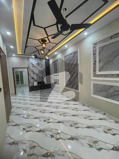 والٹن روڈ لاہور میں 5 کمروں کا 5 مرلہ مکان 1.3 لاکھ میں کرایہ پر دستیاب ہے۔