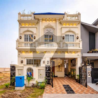 Contemporary 5 Marla Home with Elegant Design