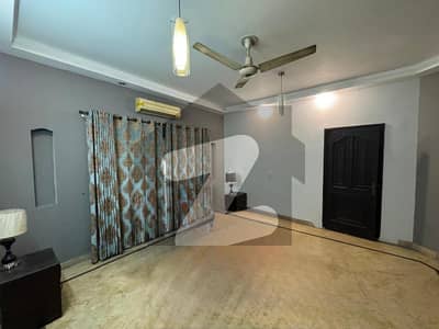 ڈی ایچ اے فیز 3 ڈیفنس (ڈی ایچ اے),لاہور میں 5 کمروں کا 1 کنال مکان 2.5 لاکھ میں کرایہ پر دستیاب ہے۔