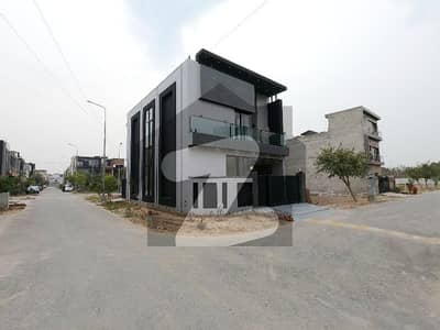 پارک ویو سٹی ۔ جیڈ ایکسٹینشن بلاک پارک ویو سٹی,لاہور میں 4 کمروں کا 5 مرلہ مکان 2.5 کروڑ میں برائے فروخت۔