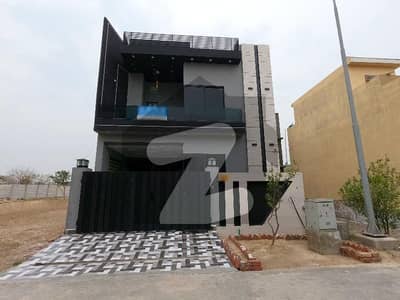 پارک ویو سٹی ۔ جیڈ ایکسٹینشن بلاک پارک ویو سٹی,لاہور میں 4 کمروں کا 5 مرلہ مکان 2.35 کروڑ میں برائے فروخت۔