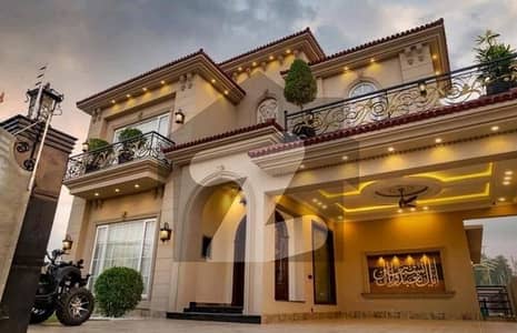 ڈی ایچ اے فیز 4 - بلاک ایفایف فیز 4,ڈیفنس (ڈی ایچ اے),لاہور میں 5 کمروں کا 1 کنال مکان 2.3 لاکھ میں کرایہ پر دستیاب ہے۔