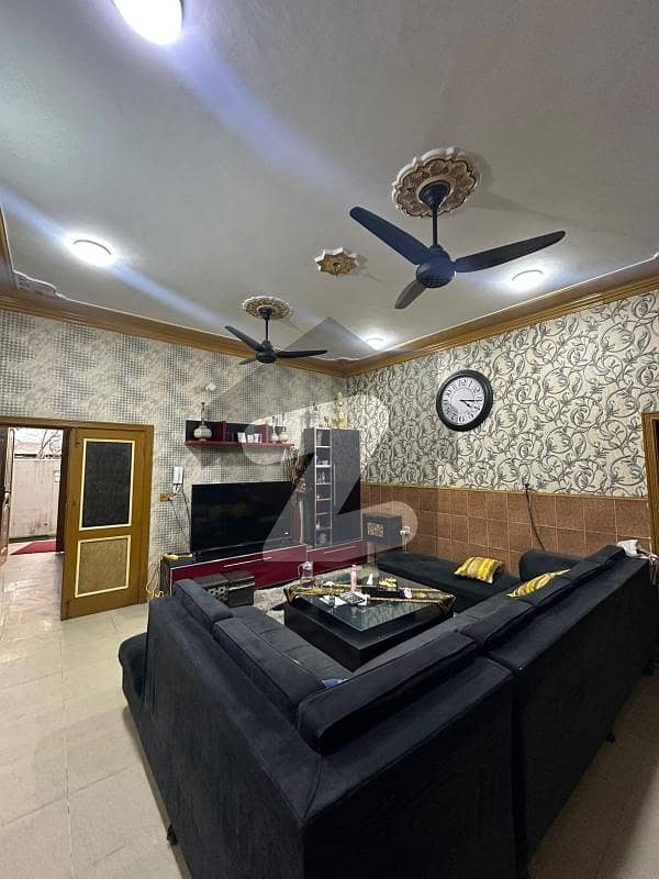 سرگودھا روڈ فیصل آباد میں 3 کمروں کا 10 مرلہ مکان 2.5 کروڑ میں برائے فروخت۔ سرگودھا روڈ فیصل آباد میں 3 کمروں کا 10 مرلہ مکان 2.5 کروڑ میں برائے فروخت۔