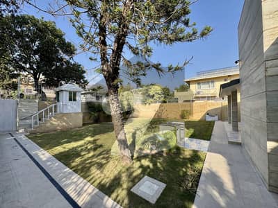 House With Big Lawn For Rent In E-7 On Prime Location