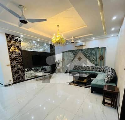 ڈی ایچ اے فیز 1 ڈیفنس (ڈی ایچ اے),لاہور میں 6 کمروں کا 1 کنال مکان 7.0 کروڑ میں برائے فروخت۔