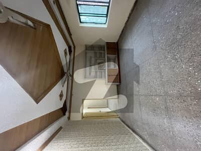 گلشن آباد راولپنڈی میں 3 کمروں کا 10 مرلہ مکان 45.0 ہزار میں کرایہ پر دستیاب ہے۔