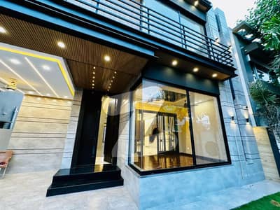 Executive 1 Kanal Property - Available For Rent Main Boulevard Road Hot Location Executive 1 Kanal Property - Available For Rent Main Boulevard Road Hot Location