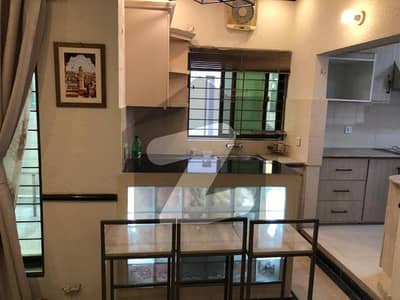 ڈی ایچ اے فیز 4 ڈیفنس (ڈی ایچ اے),لاہور میں 3 کمروں کا 1 کنال بالائی پورشن 1.35 لاکھ میں کرایہ پر دستیاب ہے۔