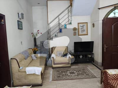 ڈی ایچ اے فیز 1 - بلاک ڈی فیز 1,ڈیفنس (ڈی ایچ اے),لاہور میں 4 کمروں کا 10 مرلہ مکان 4.5 کروڑ میں برائے فروخت۔