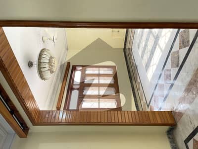 حیات آباد فیز 2 - جے2 حیات آباد فیز 2,حیات آباد,پشاور میں 3 کمروں کا 1 کنال بالائی پورشن 1.15 لاکھ میں کرایہ پر دستیاب ہے۔