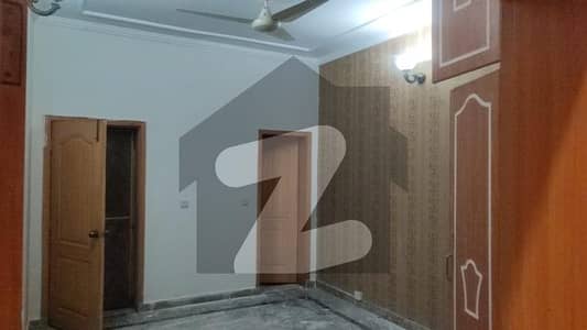 جوہر ٹاؤن فیز 2 - بلاک جے3 جوہر ٹاؤن فیز 2,جوہر ٹاؤن,لاہور میں 4 کمروں کا 5 مرلہ بالائی پورشن 65.0 ہزار میں کرایہ پر دستیاب ہے۔