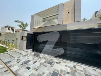 ONE KANAL BEAUTIFULL HOUSE AVALIABLE FOR RENT IN DHA DEFANCE PHASE 6