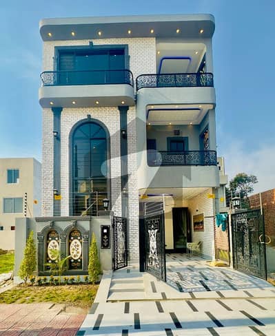 سینٹرل پارک ہاؤسنگ سکیم لاہور میں 4 کمروں کا 5 مرلہ مکان 2.05 کروڑ میں برائے فروخت۔