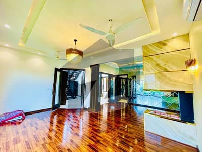 ONE KANAL BEAUTIFULL HOUSE AVALIABLE FOR RENT IN DHA DEFANCE PHASE 7 ONE KANAL BEAUTIFULL HOUSE AVALIABLE FOR RENT IN DHA DEFANCE PHASE 7