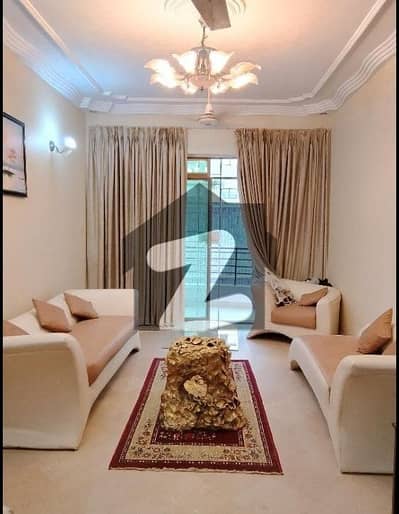 کلفٹن ۔ بلاک 2 کلفٹن,کراچی میں 3 کمروں کا 8 مرلہ فلیٹ 3.5 کروڑ میں برائے فروخت۔