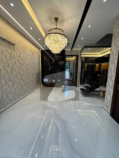 Ultra Modern Design Luxury House For Rent