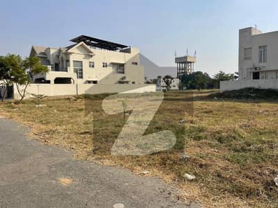 X Block 1 Kanal Corner Plot Ideal Location in Reasonable Price