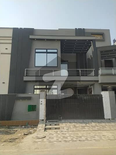 بحریہ نشیمن لاہور میں 5 مرلہ مکان 1.55 کروڑ میں برائے فروخت۔