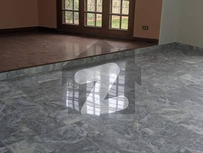 نارتھ ناظم آباد کراچی میں 5 کمروں کا 1 کنال مکان 3.25 لاکھ میں کرایہ پر دستیاب ہے۔