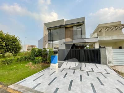 ڈی ایچ اے 9 ٹاؤن ڈیفنس (ڈی ایچ اے),لاہور میں 3 کمروں کا 5 مرلہ مکان 2.15 کروڑ میں برائے فروخت۔