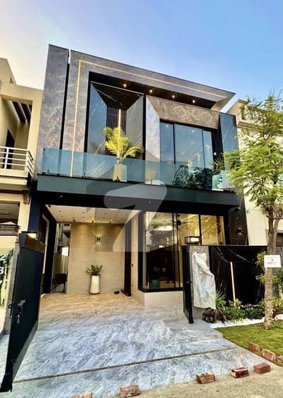 ڈی ایچ اے فیز 6 ڈیفنس (ڈی ایچ اے),لاہور میں 3 کمروں کا 5 مرلہ مکان 2.25 کروڑ میں برائے فروخت۔