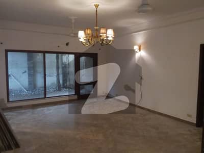 9 MARLA HOUSE FOR RENT NEAR POLO GROUND SHORT FAMILY OPTION 24 HOURS SECURITY