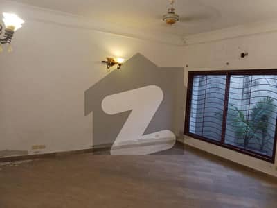 1 KANAL HOUSE FOR RENT IN CANTT GOOD LOCATION