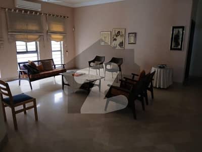 ڈی ایچ اے فیز 8 ڈی ایچ اے ڈیفینس,کراچی میں 5 کمروں کا 1 کنال مکان 12.0 کروڑ میں برائے فروخت۔