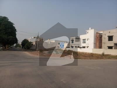 10 MARLA PLOT AVAILABLE FOR SALE