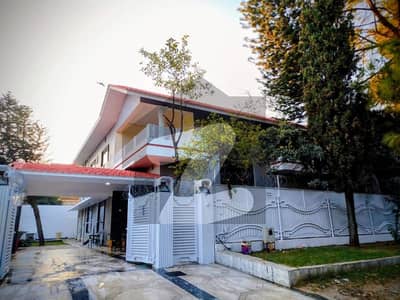 Beautiful Triple Storey Luxury 5 Bedrooms House Available For Rent In F-10 Islamabad.