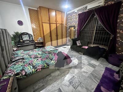 ڈی ایچ اے فیز 3 ڈیفنس (ڈی ایچ اے),لاہور میں 5 کمروں کا 1 کنال مکان 2.3 لاکھ میں کرایہ پر دستیاب ہے۔