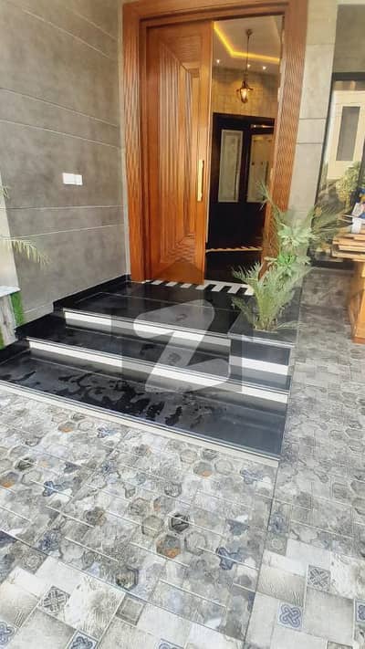 15 MARLA BRAND NEW LUXURY HOUSE FOR SALE