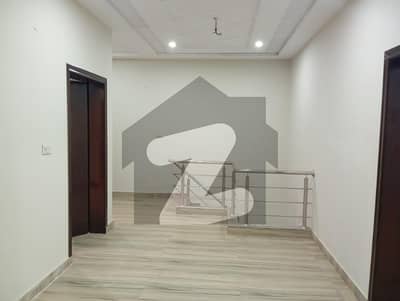 واپڈا سٹی ۔ بلاک ایل واپڈا سٹی,فیصل آباد میں 3 کمروں کا 5 مرلہ مکان 60.0 ہزار میں کرایہ پر دستیاب ہے۔