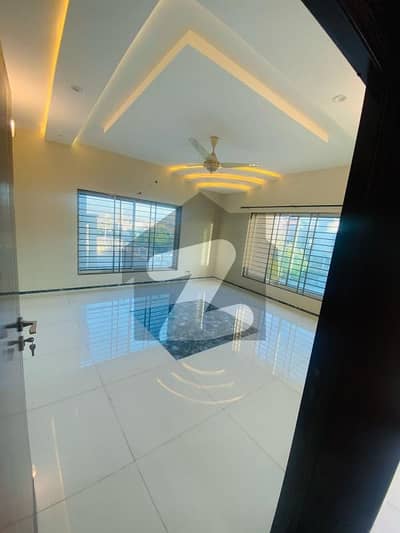 بحریہ ٹاؤن ۔ سوِک سینٹر بحریہ ٹاؤن فیز 4,بحریہ ٹاؤن راولپنڈی,راولپنڈی میں 11 مرلہ دکان 3.9 لاکھ میں کرایہ پر دستیاب ہے۔