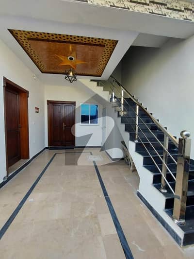 ایم پی سی ایچ ایس ۔ ملٹی گارڈنز بی ۔ 17,اسلام آباد میں 4 کمروں کا 5 مرلہ مکان 2.1 کروڑ میں برائے فروخت۔