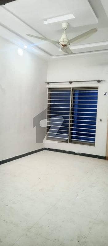 سوان گارڈن اسلام آباد میں 2 کمروں کا 7 مرلہ بالائی پورشن 45.0 ہزار میں کرایہ پر دستیاب ہے۔ سوان گارڈن اسلام آباد میں 2 کمروں کا 7 مرلہ بالائی پورشن 45.0 ہزار میں کرایہ پر دستیاب ہے۔