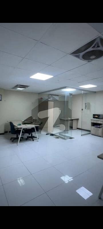 شاہراہِ فیصل کراچی میں 10 مرلہ دفتر 4.0 لاکھ میں کرایہ پر دستیاب ہے۔